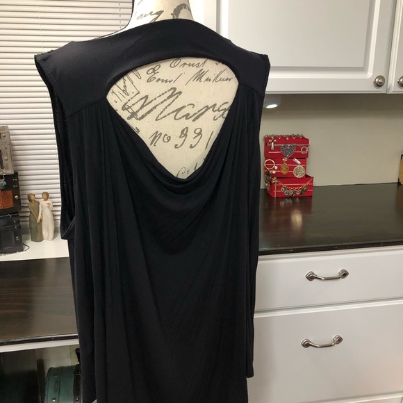 Cato size 22/24W black blouse blue design on front & cut out on back - Picture 5 of 7